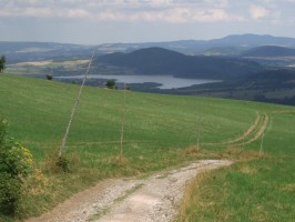 cesta od chaty Hubertus, výhledy na Polsko